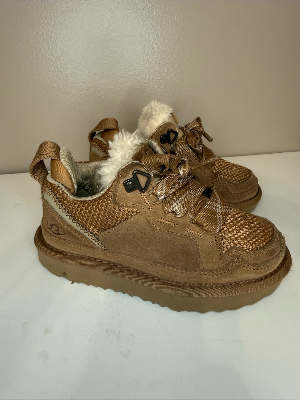 UGG Toddlers' Lowmel Lace-up Sneaker Boot Chestnut Suede All-Season Size 9